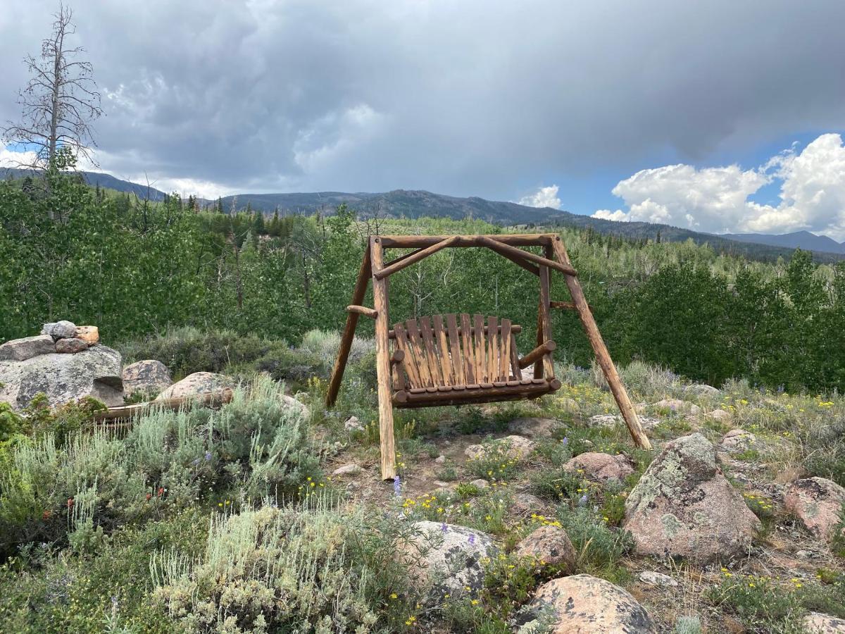 Red-Tail Roundhouse At 22 West Cabins And Recreation Hebron Luaran gambar