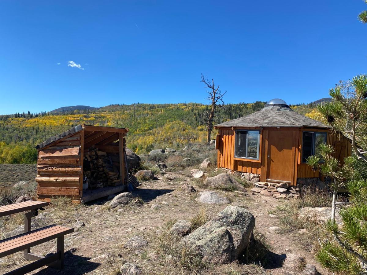 Red-Tail Roundhouse At 22 West Cabins And Recreation Hebron Luaran gambar